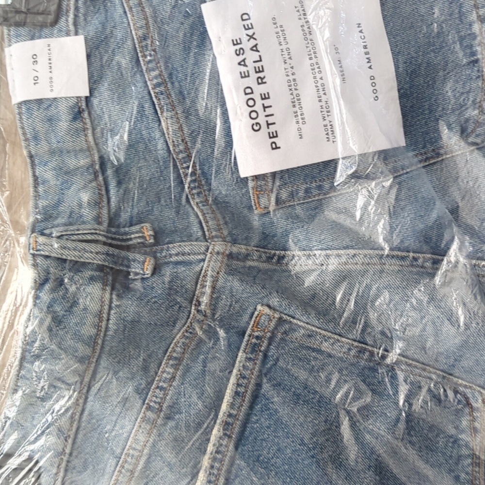 Good American Good Ease Petite Relaxed Jeans- 10/30 - Picture 13 of 14